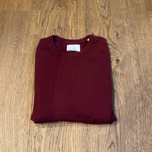 Merinoull tröja  - Tja! Säljer nu denna 100% merinoull tröjan från bläck! Inga tecken på defekter. Sitter perfekt som storlek S! Hör av er vid frågor eller funderingar! 😁👍