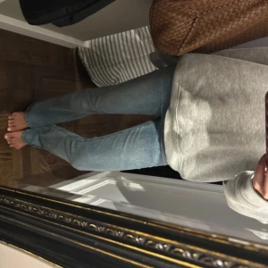 Lågmidjade jeans  - Säljer dessa ur snygga jeans!!!🥰🥰🥰🥰