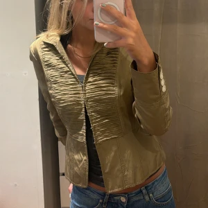 Beige jacka  - Bra skick 