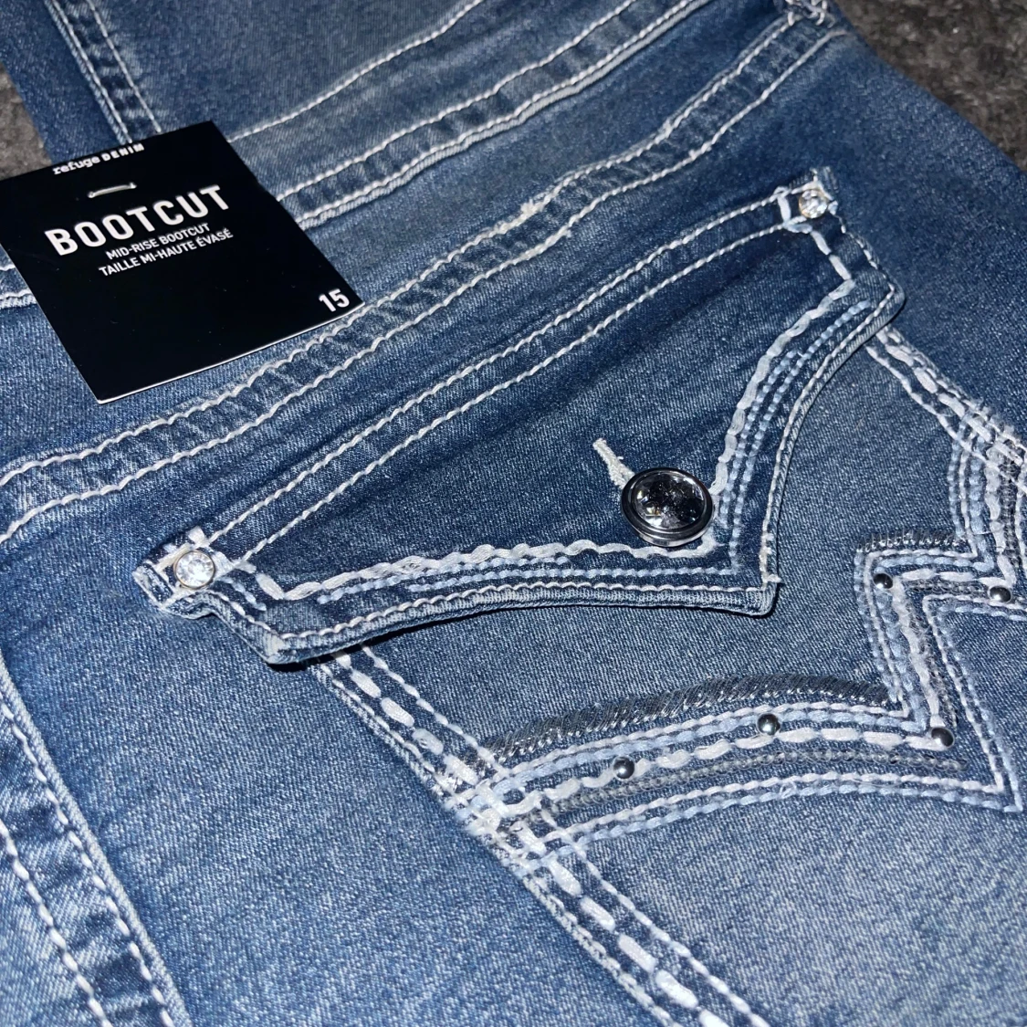 Bootcut jeans med glitter detaljer  - 91