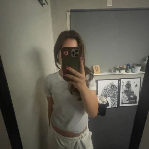 Söt kortarmad tröja - Super söt och skön tröja från Hollister