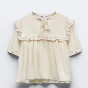 Blus från Zara - En superfin blus från zara! Använd ett par gånger och är i väldigt bra skick! 