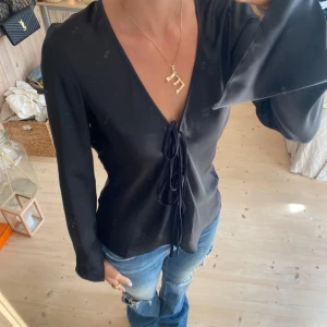 Blus - SUPERSNYGG tryck gärna köp nu ❤️❤️