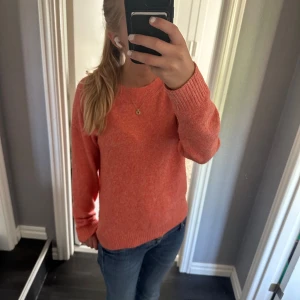 Stickad tröja - Mysig tröja från vero Moda i väldigt bra skick, storlek S