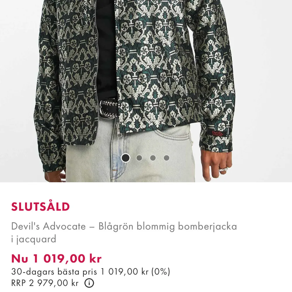 Blågrön bomberjacka i jacquard av märker Devil’s Advocate. Säljer pga för liten storlek. Nypris 1019kr. . Jackor.