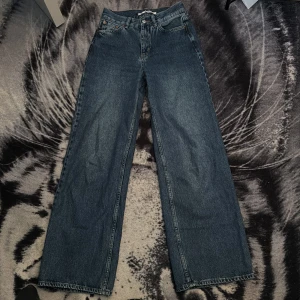 Junkyard jeans - Säljer pga för små, inget fel på varan midjemått: 68 storlek: 34 - EU  S/M