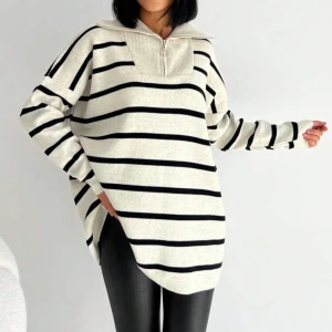 Beige och svart tröja  - Använd några gånger och ser ut som ny