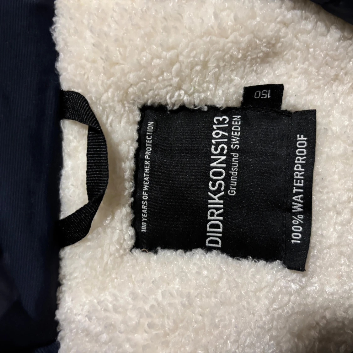 Mörkblå parkajacka från Didriksons st 150