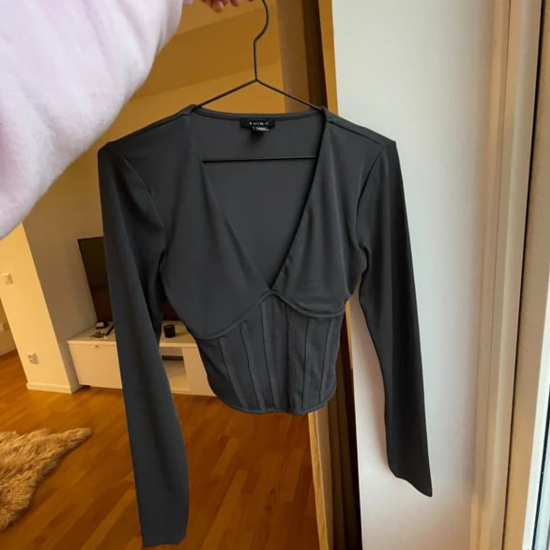Grå långärmad korsettopp från Aritzia - 2