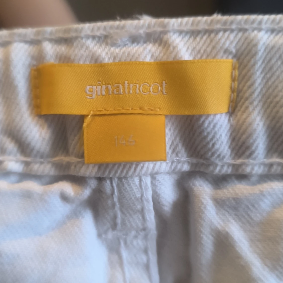 Vita jeansbyxor från Gina Tricot - 3