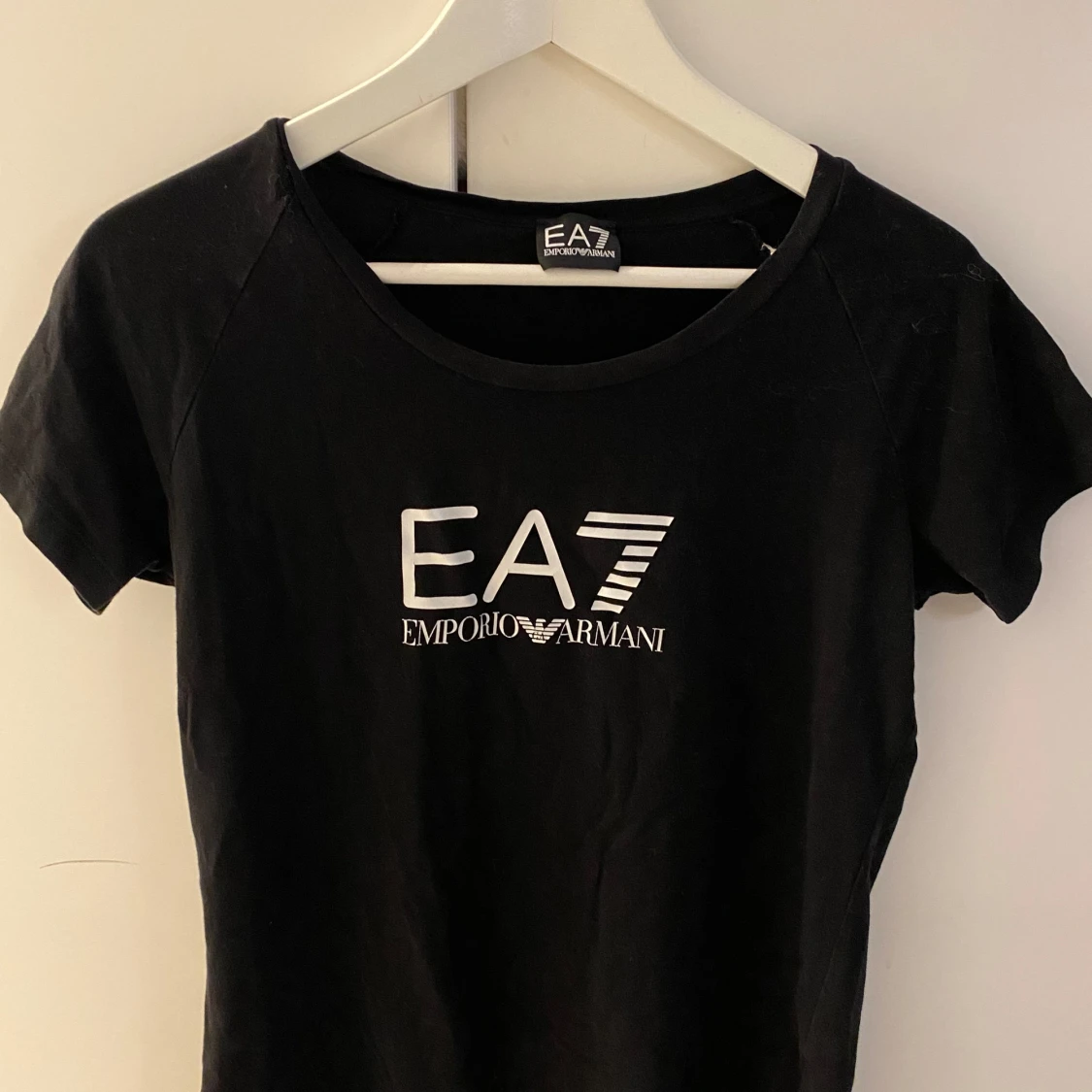 Svart t-shirt från Emporio Armani