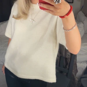 Stickad T-shirt - Super fin 