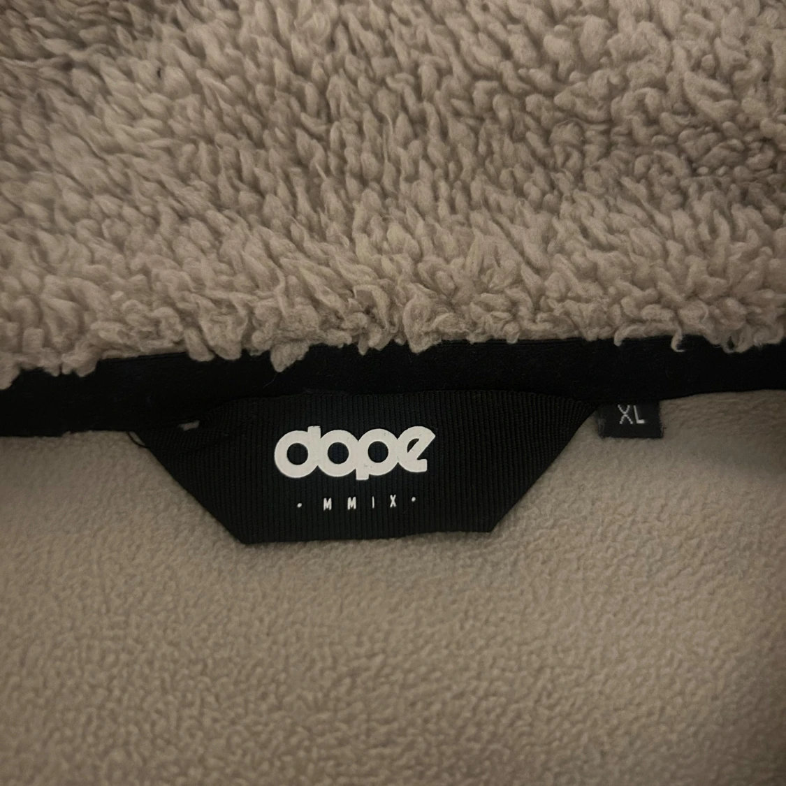 Beige fleece hoodie från Dope Snow Co. - 3