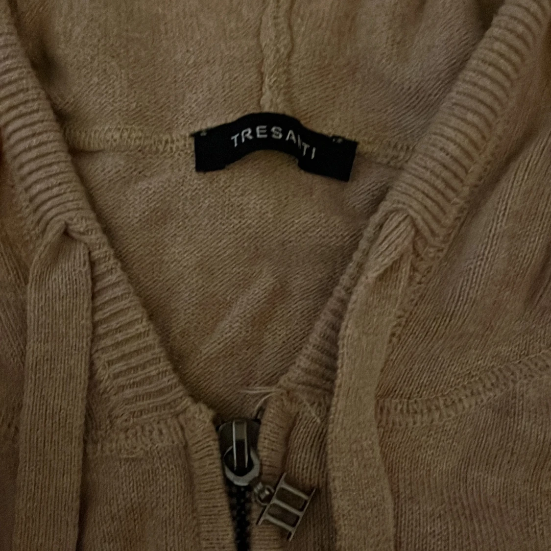 Beige hoodie från Tresanti - 1