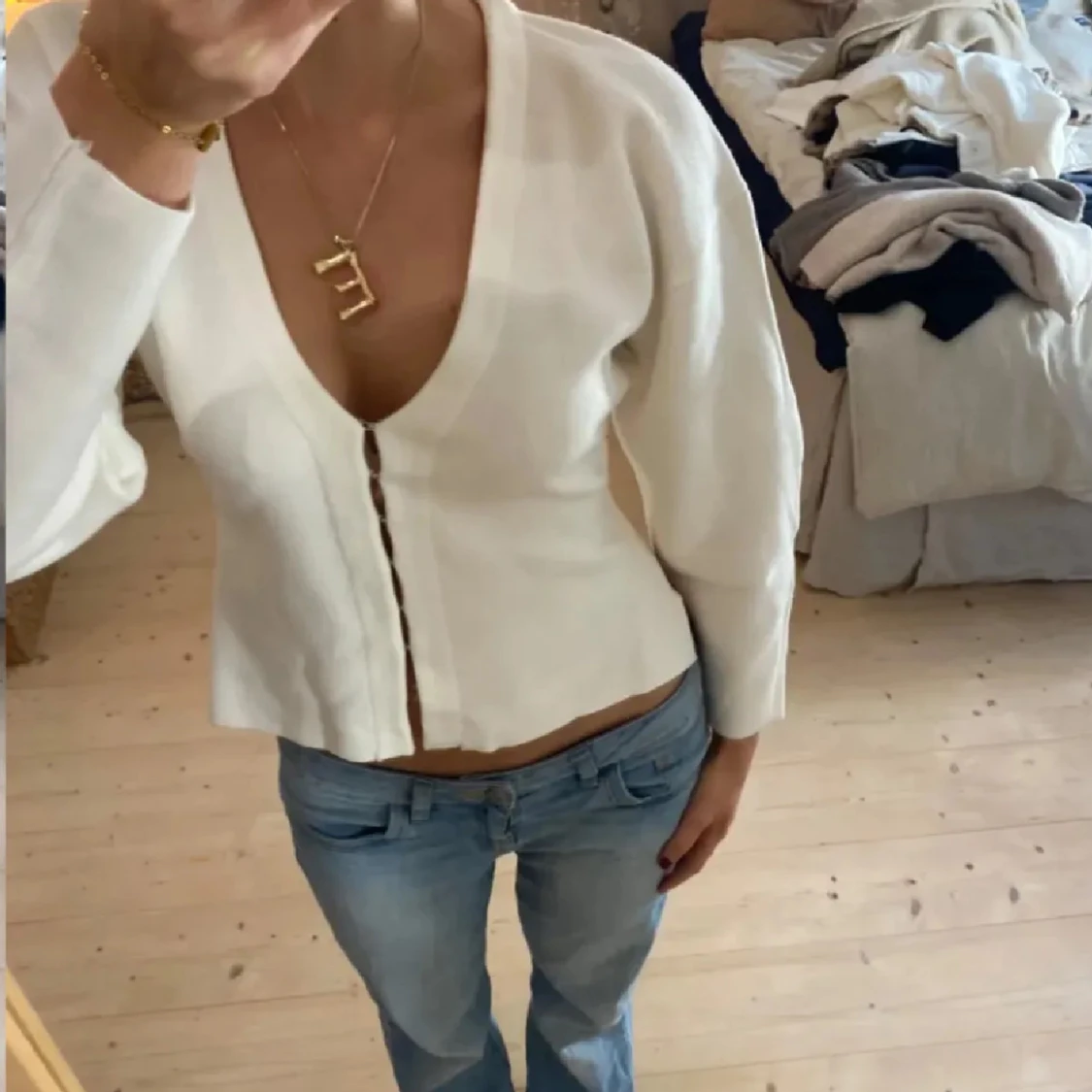 Vit v-ringad kofta - 90