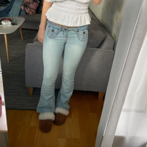 Jeans bootcut lågmidjade utsvängda lowwaist - Jeans❤️ midja: 37 innerbenslängd: 81cm