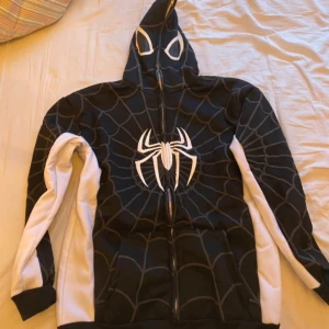 SpiderMan zip-up - Helt oanvänd, mjuk på insidan. mått: 67 x 54 cm, 