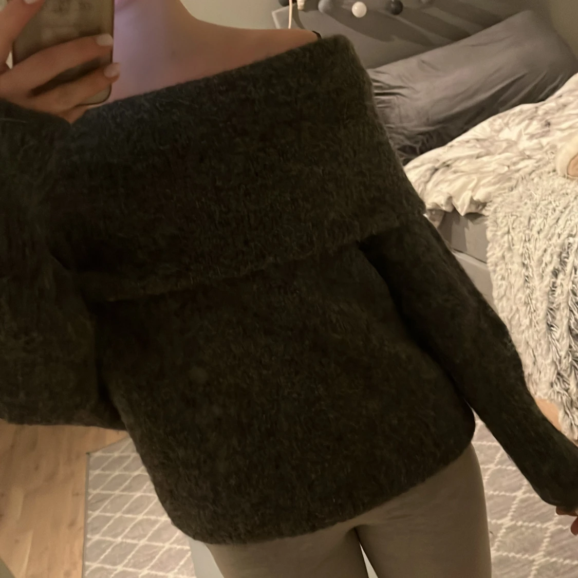 Stickad off-shoulder - 90