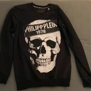 Svart tröja med dödskalle från Philipp Plein - Byter en Philip plein lång ärmd 