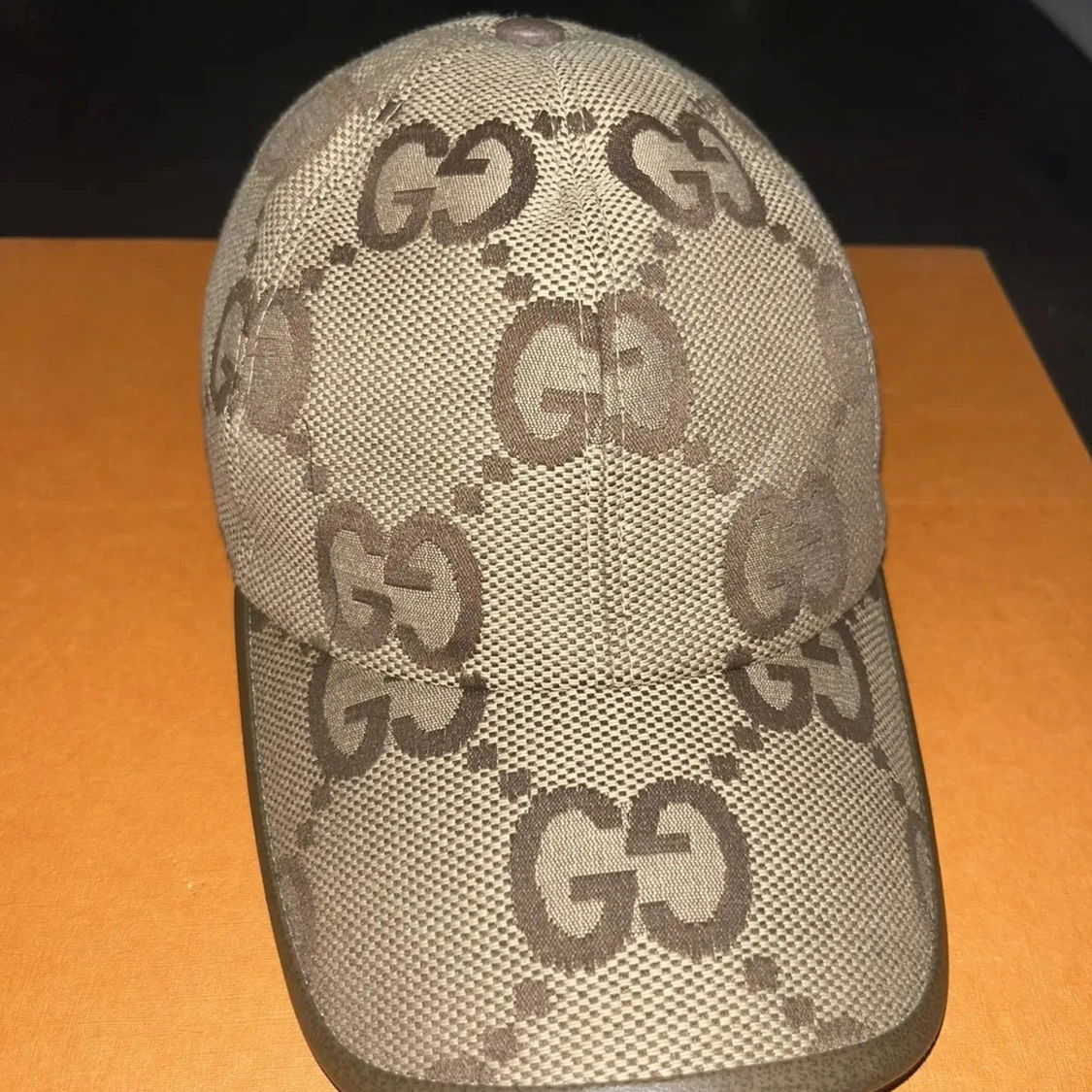 Beige keps med GG-mönster - 90