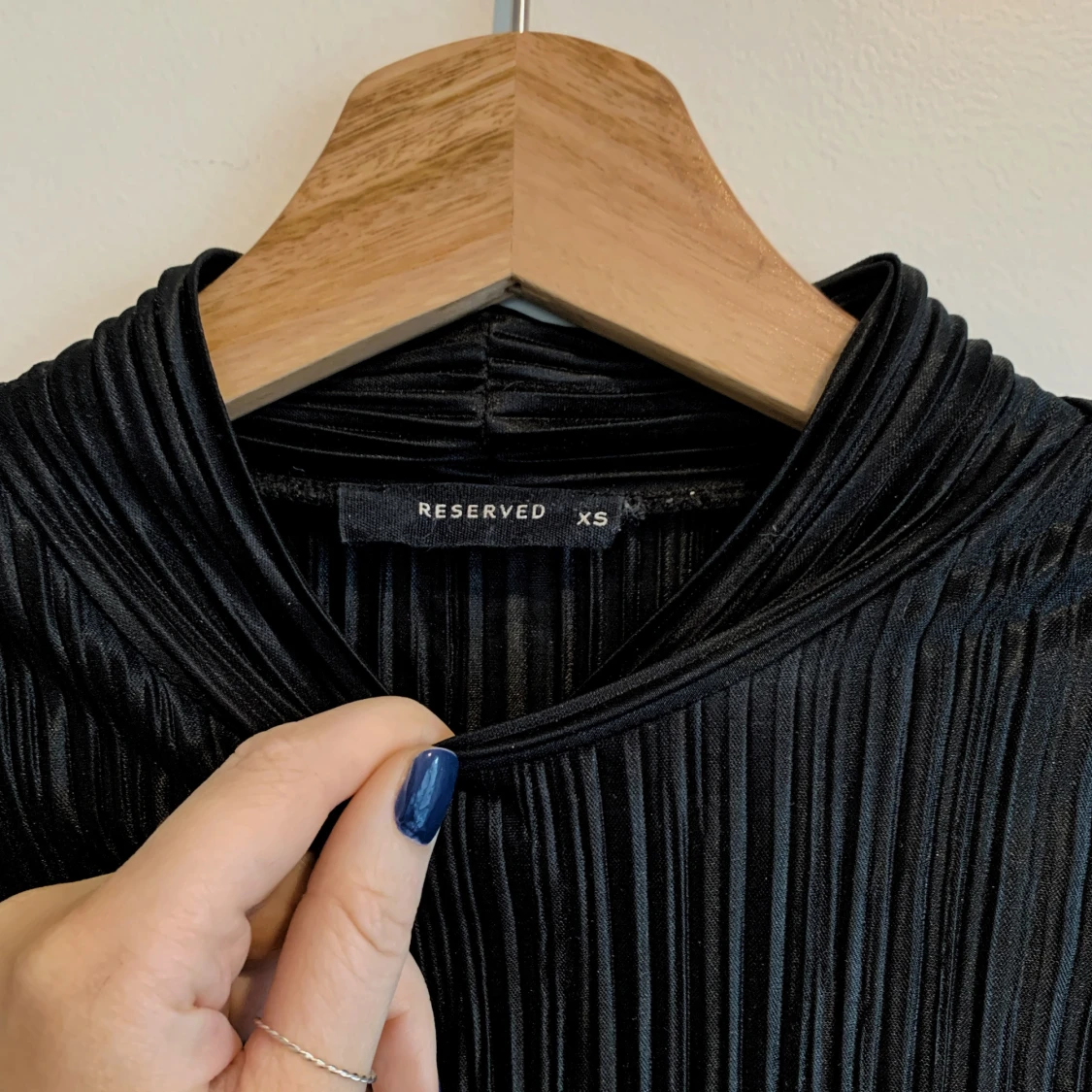 Svart ribbad topp från Reserved - 2