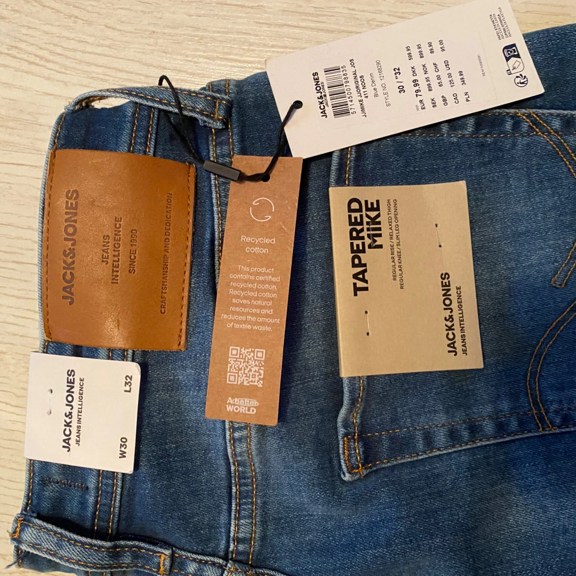 Jack & Jones jeans oavnvända strl 30x32 tapered fit - 92