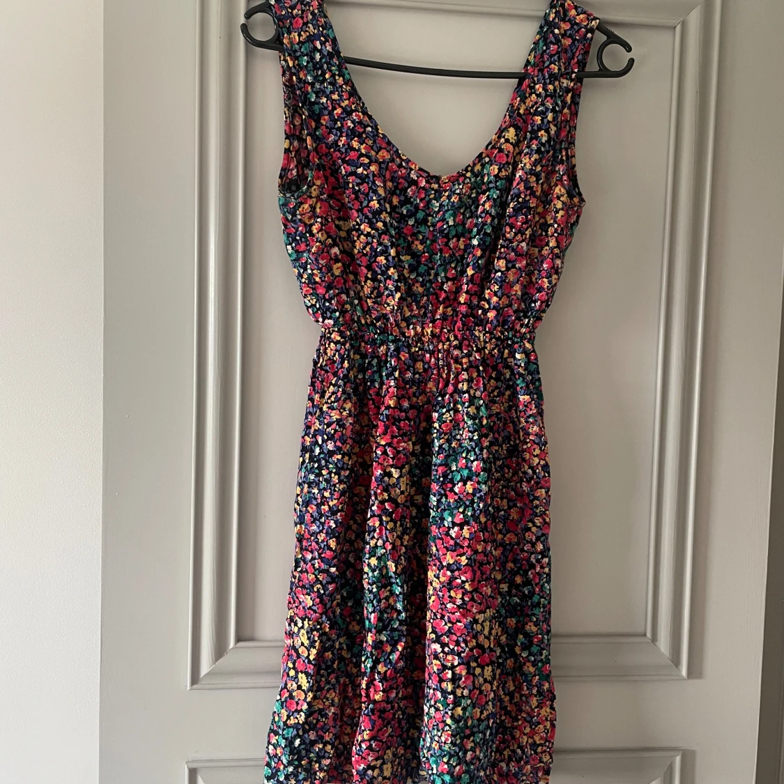 Blommig sommarklänning