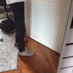 Jack and Jones jeans - Säljer Jack and Jones jeans då dem är alldeles för små för mig  Inga deffekter som nya  Passar upp till 160 Modellen är 171 Hör av er vid frågor 