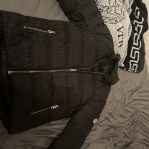 Nyskick - Nyskick moncler jacka