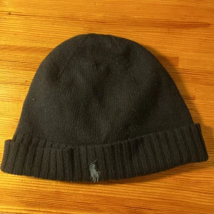 Ralph lauren mössa - En fin ralph lauren mössa. Priset är inte hugget i sten.