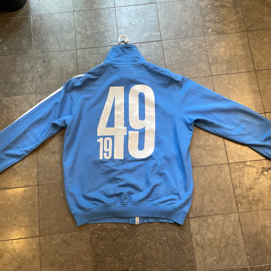 Blå träningsjacka från Adidas