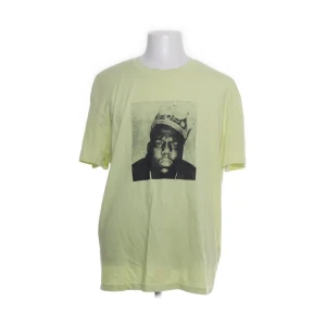 The Notorious B.I.G T-Shirt - Vintage The Notorious B.I.G T-Shirt en riktig legend. I otroligt fint skick inga bemärkelser överhuvudtaget. Skriv om ni har några funderingar. Tack