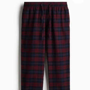 Pjamasbyxor  - Iprincip i nyskick, säljes då dom är lite för korta för min smak. Nypris 229💕