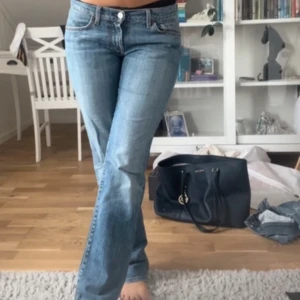 7 for all mankind jeans - Såååå sjukt fina!! Bra skick. Jag är 172ish. 80 innerbenslängd 41 midja