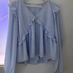 Jättefin tröja  - Jätte fin använd några få gånger 