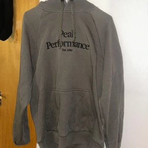 Peak Performance hoodie - Peak performance hoodie Nyskick, använd ett fåtal gånger. Storlek M   Nypris 1300kr