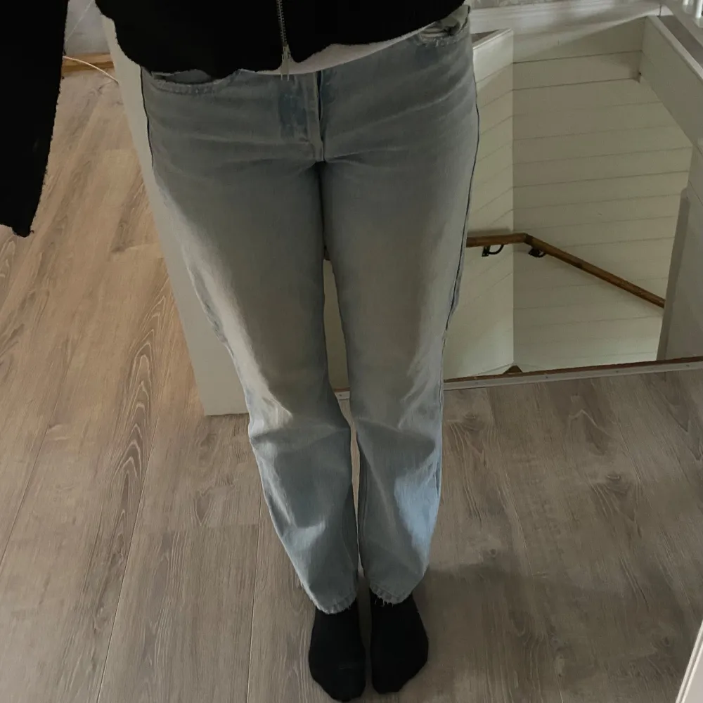 Jeans från zara. Bra skick 💗. Jeans & Byxor.