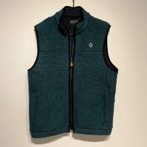 Morris whitfield vest - Grön Morris vest i modellen Whitfield, xs passar även S. Fint skick, skriv om du undrar något ytterligare //Martin