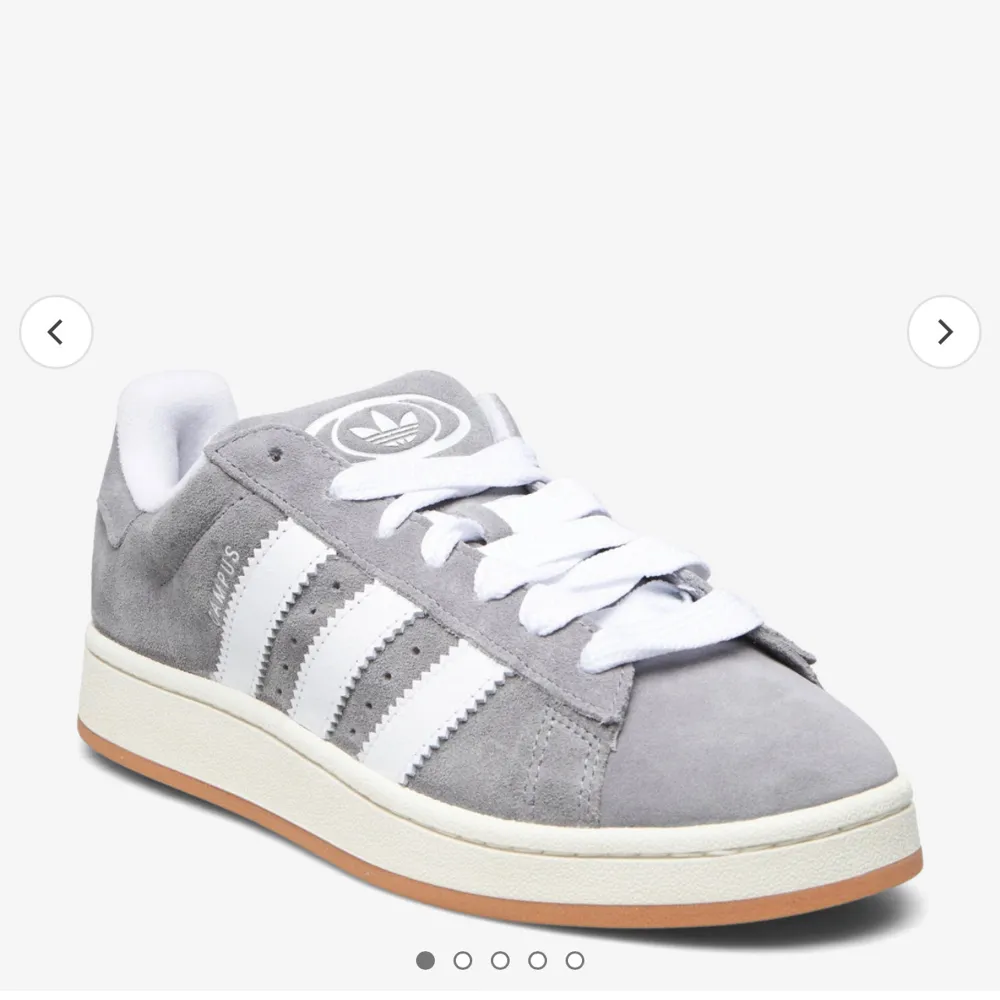 Säljer mina adidas campus som är använda Max 5 gånger. Kom privat för egna bilder . Skor.