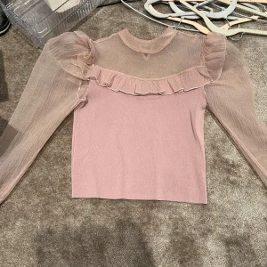 Blus - En snygg blus i färgen rosa/lila🥰 