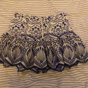 Zara kjol  - Kjol från zara i storlek XL 