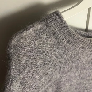 Superfin stickad tröja! - Stickad tröja från Kappahl jättebra skick! Storlek xs men lite större i storleken!