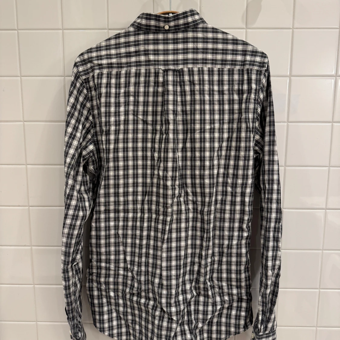 Rutig skjorta från GANT i gråbeigea toner – Storlek S - 90