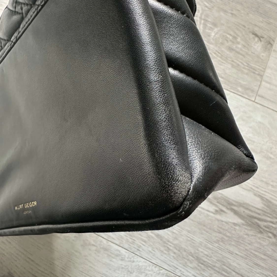 Kurt geiger guld  - 93