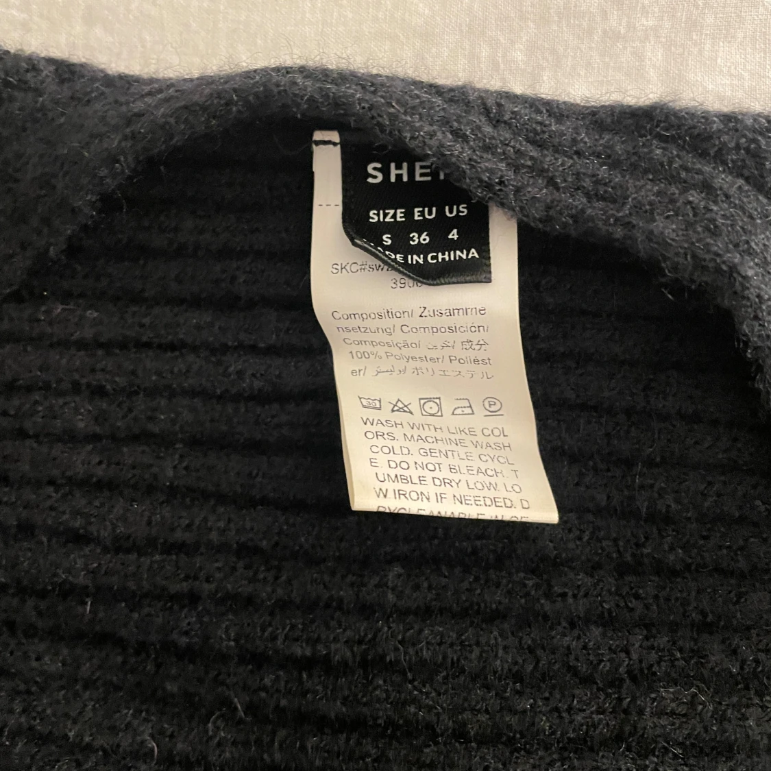 Svart stickad korsett från SHEIN - 3