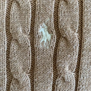 Ralph lauren tröja  - Stickad Ralph lauren t shirt, liten i storleken och såå snygg ❤️❤️