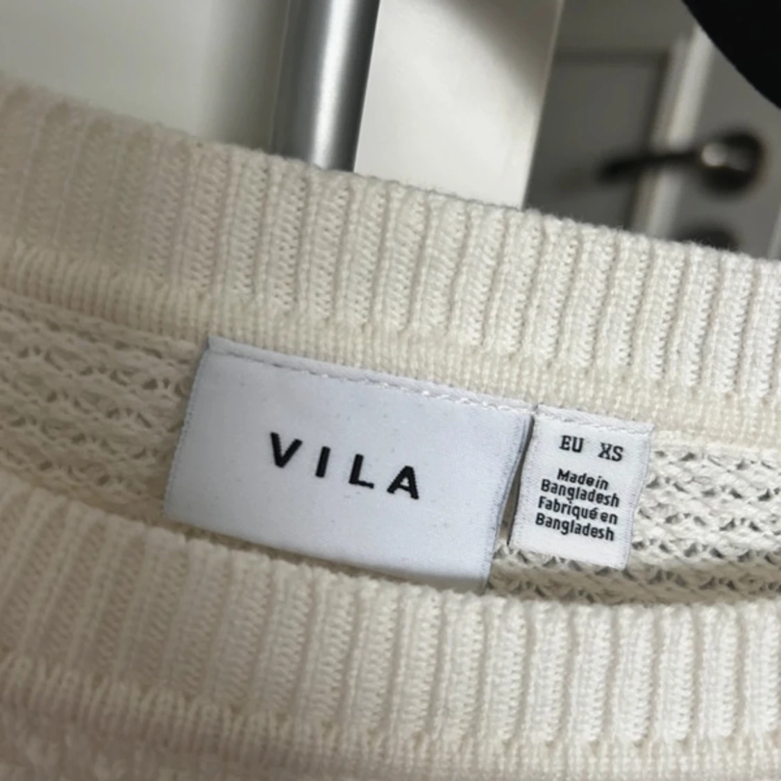 Vit stickad tröja från VILA - 90