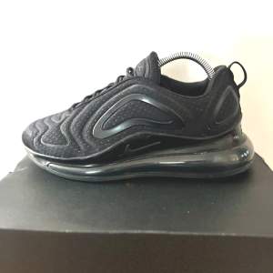 Nike air max 720 storlek 41 dem är i bra skick 8.5/10