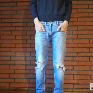Replay jeans - Replay jeans i bra skick storleken är 31 30 hör av er vid fler frågor 