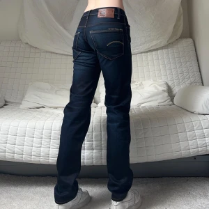 G-star Jeans - Midja: 82cm✨Innerben: 79cm✨Säljer dessa snygga jeans från G-star i storlek W30L32❤️